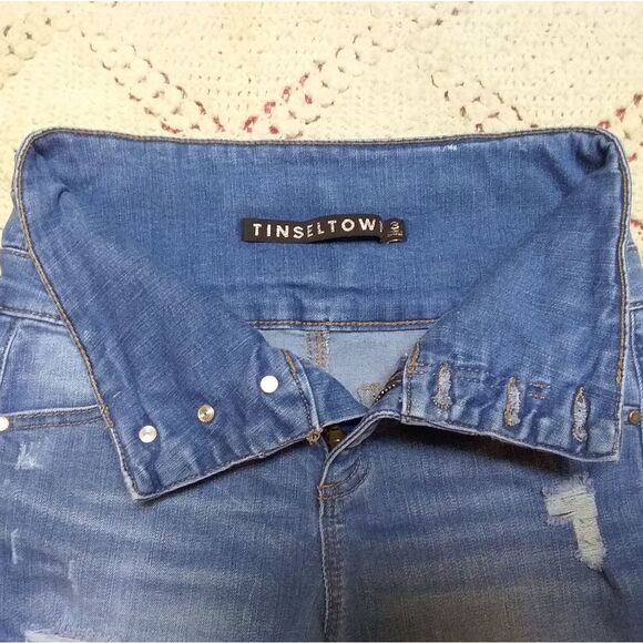 Hi-Waist 3 button Distressed Tinsel Town Shorts  3 Juniors - Picture 3 of 7
